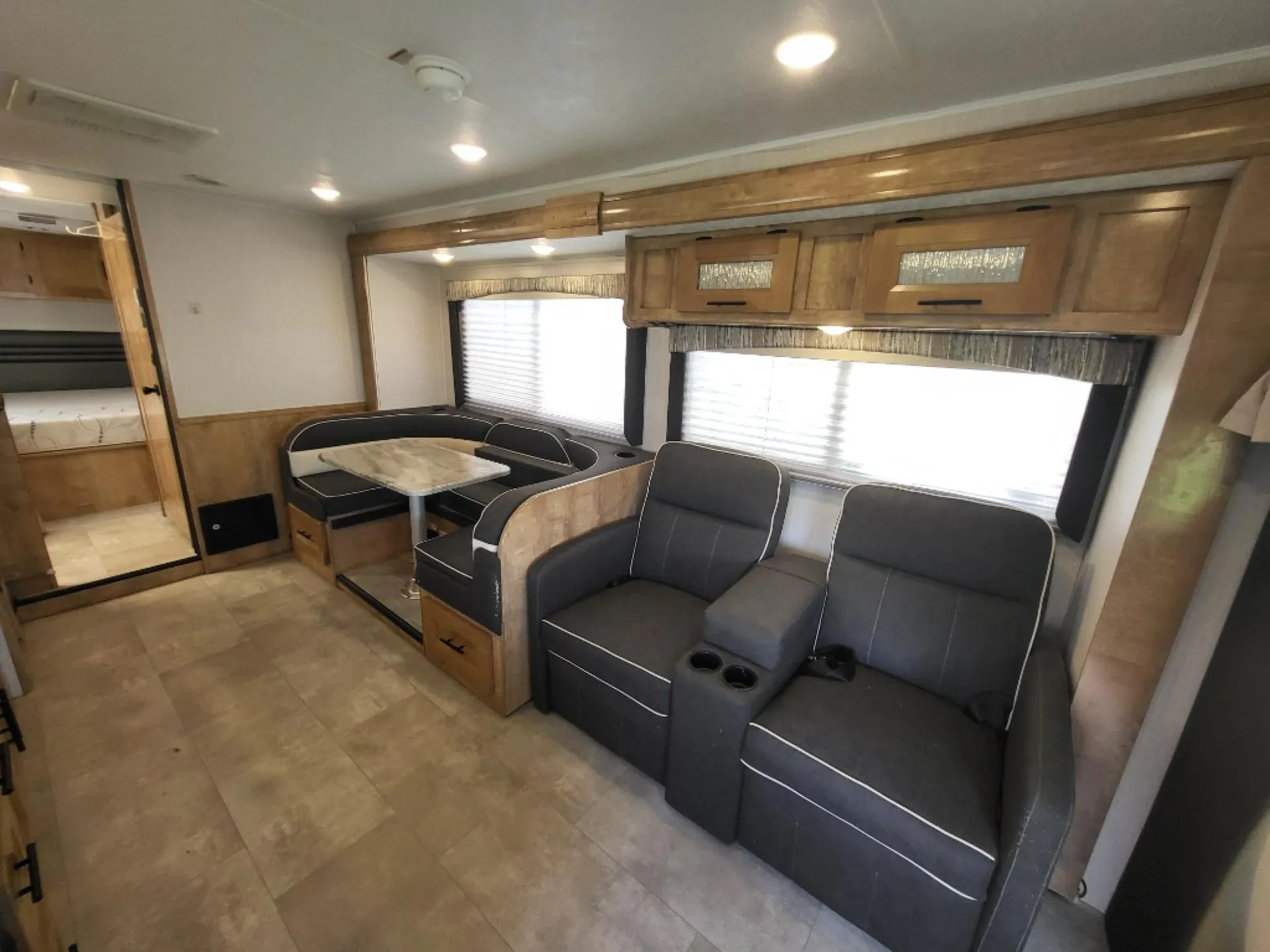 2020 Coachmen Leprechaun 319MB - Ford 450 - Photo 4