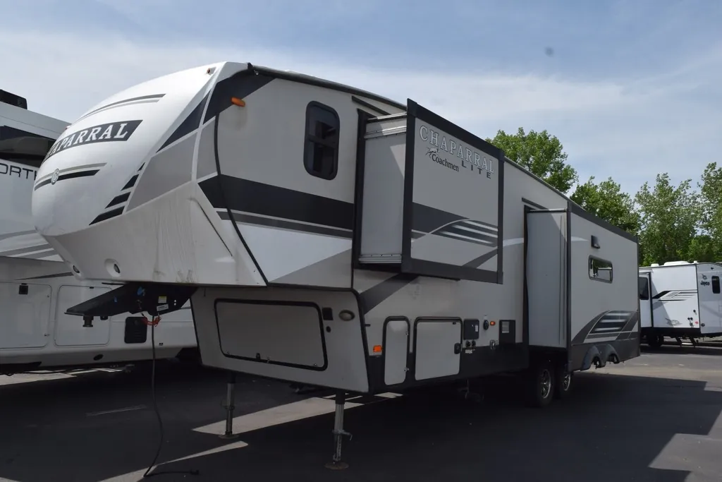 2020 Coachmen Chaparral Lite 30RLS - Photo 3