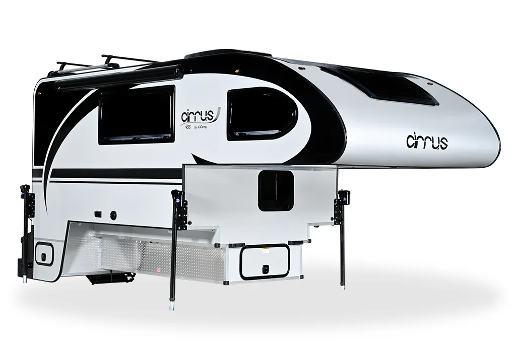 Cirrus 920 exterior