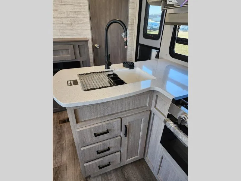 2026 Coachmen Catalina Legacy Edition 323BHDSCK - Photo 4