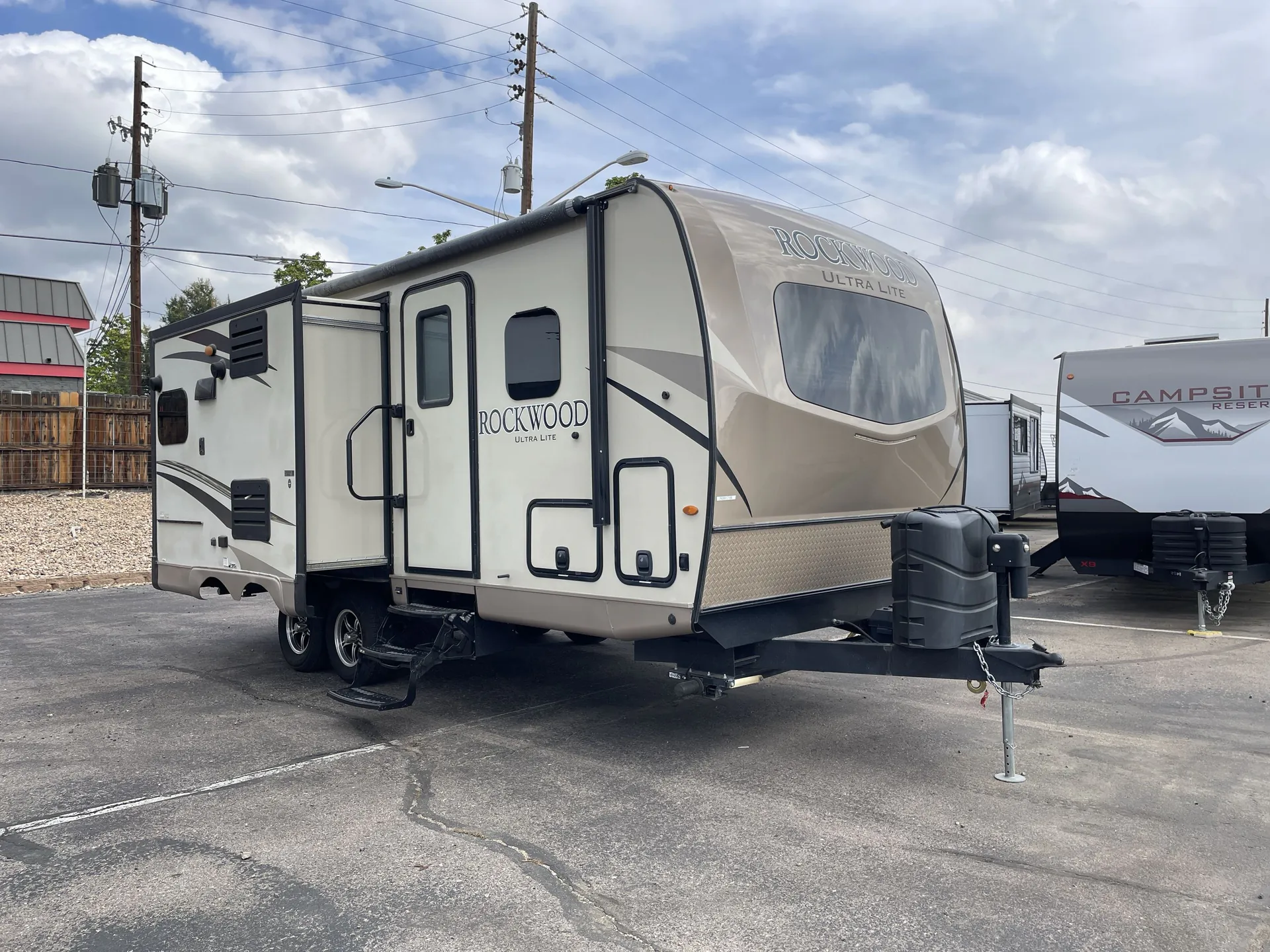 2018 Forest River Rockwood Ultra Lite 2304DS - Photo 2