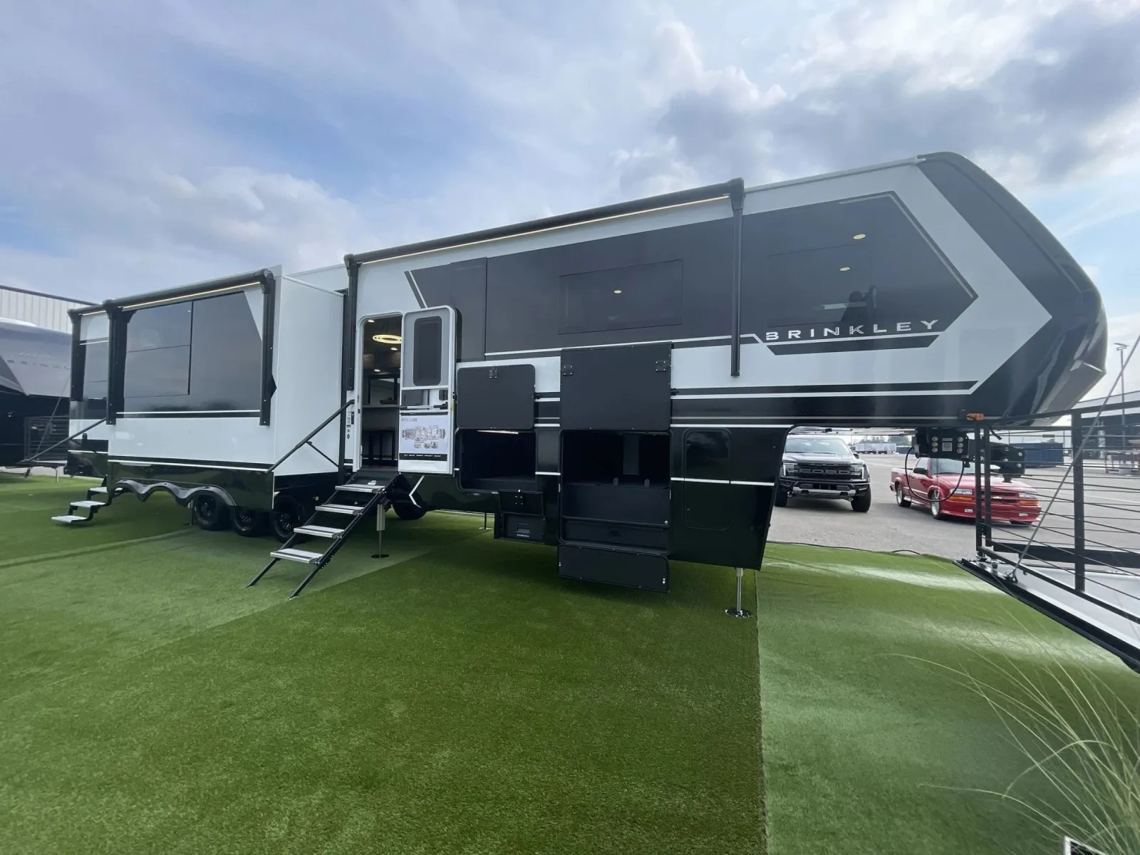 2027 Brinkley Model G 4150 - Photo 2