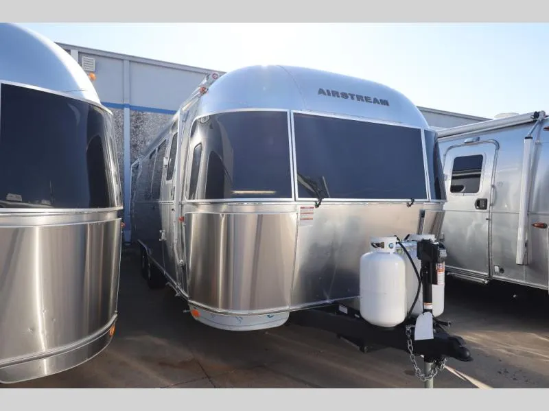 2026 Airstream Flying Cloud 28RB Twin - Photo 3