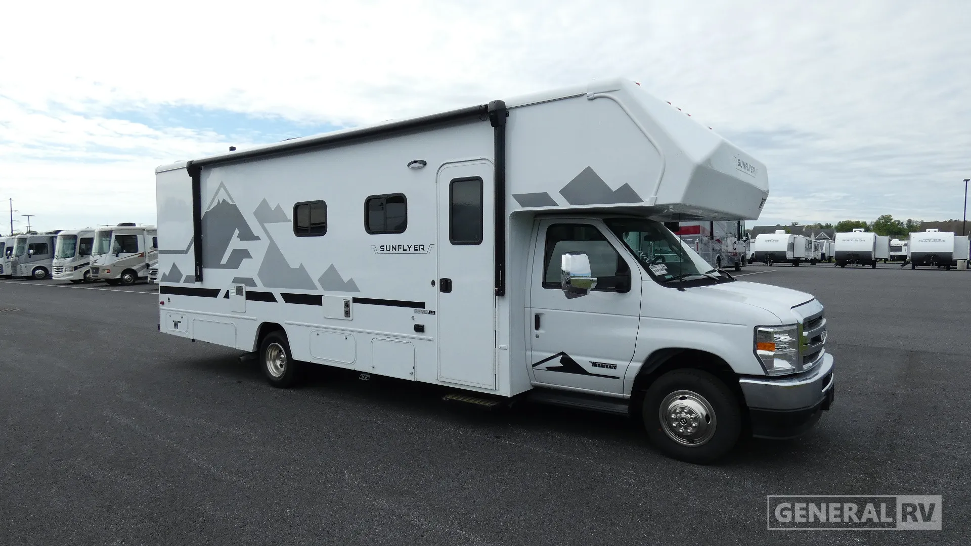 2027 Winnebago Sunflyer 28MB - Photo 2