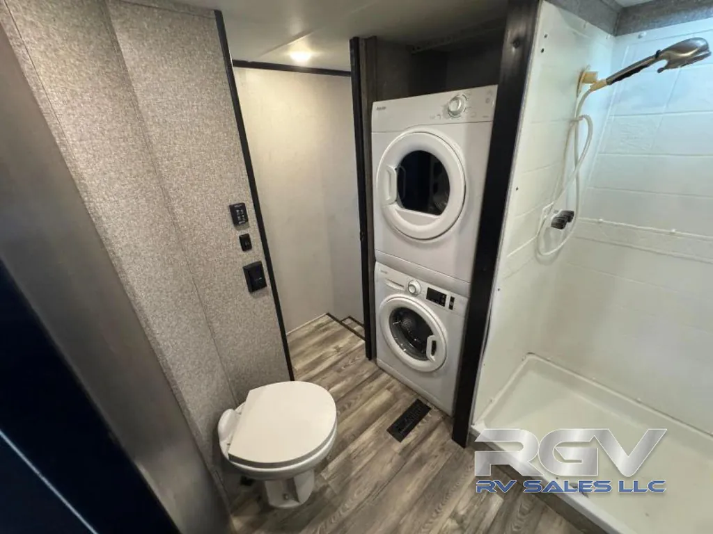 2022 Highland Ridge Silverstar XLT 354MBH, Photos photo 33