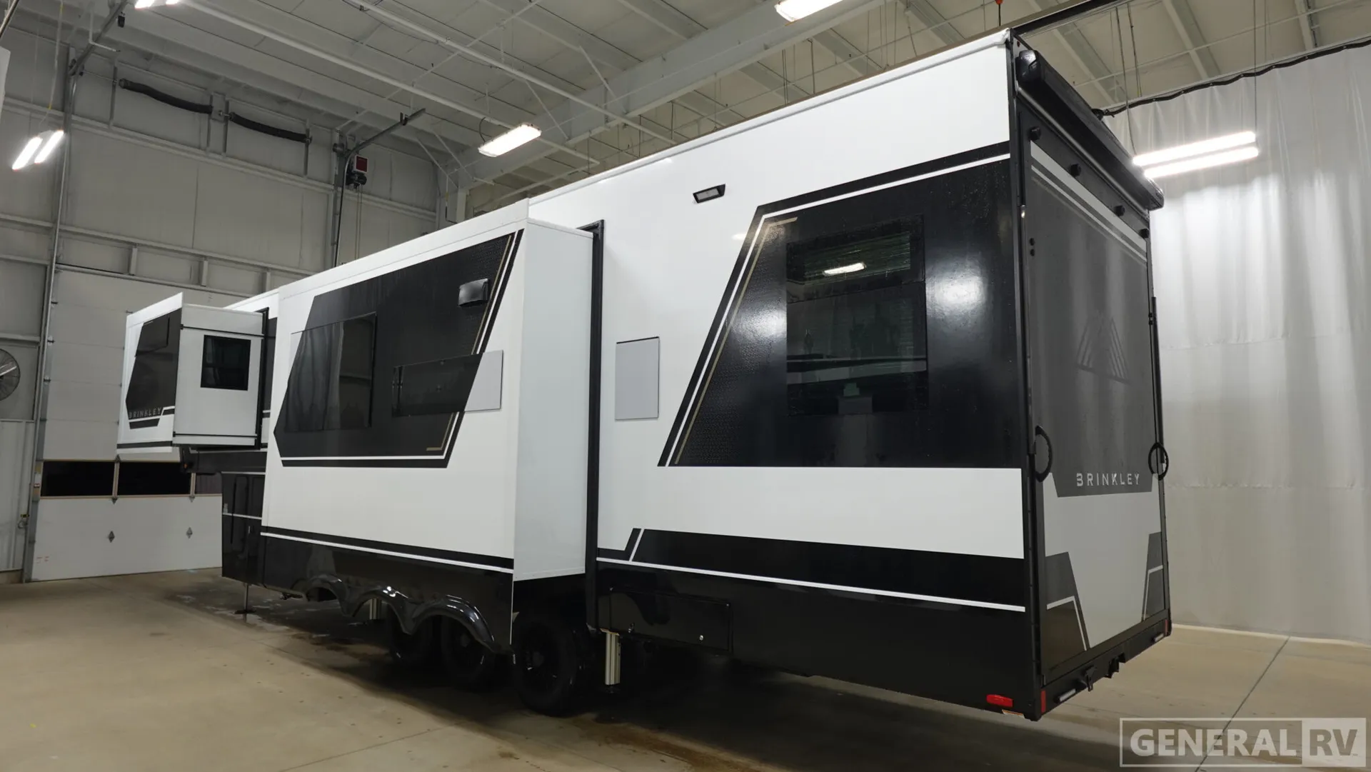 2026 Brinkley Model G 3250 - Photo 4