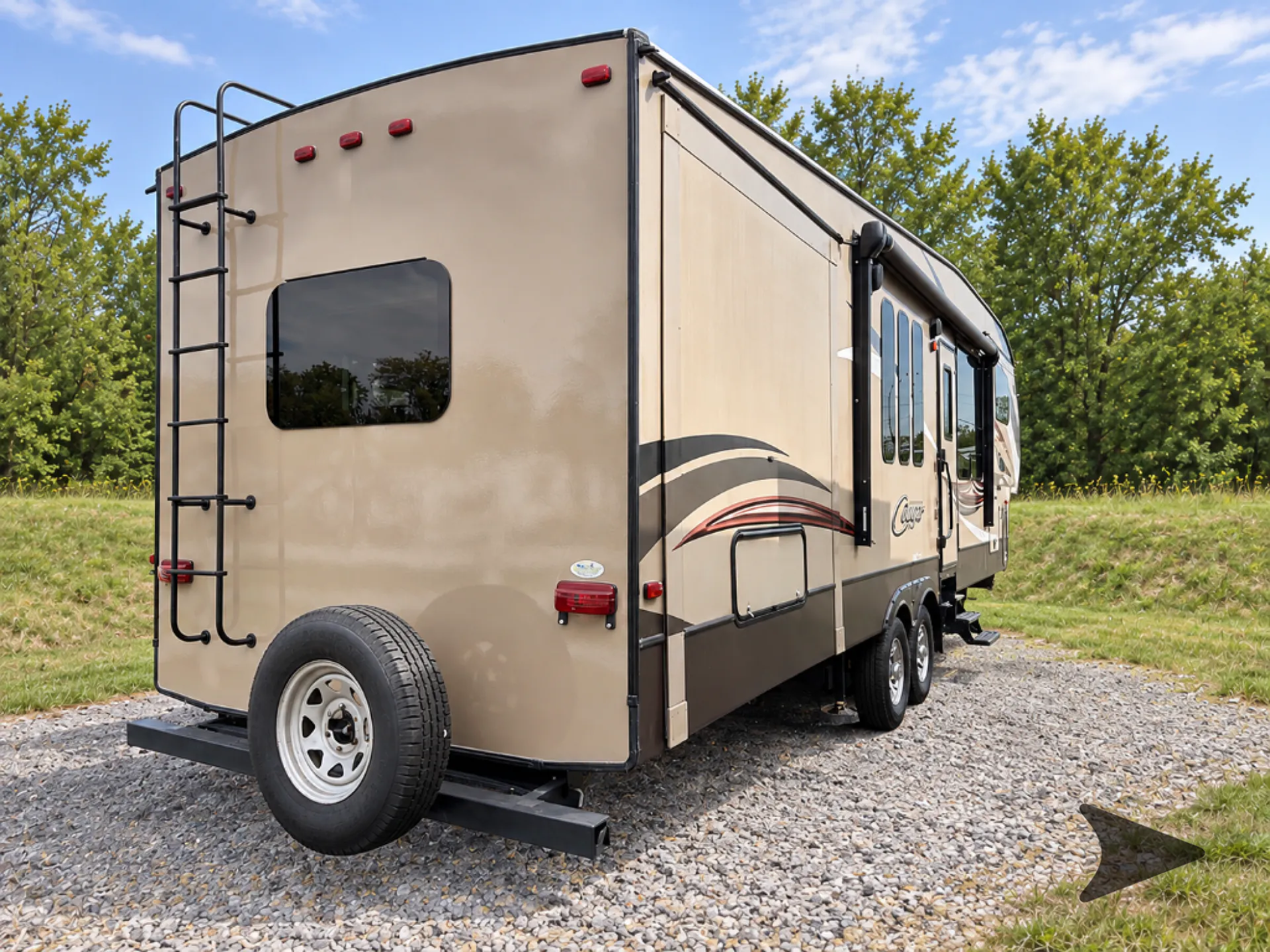 2015 Keystone Cougar 337FLS - Photo 3