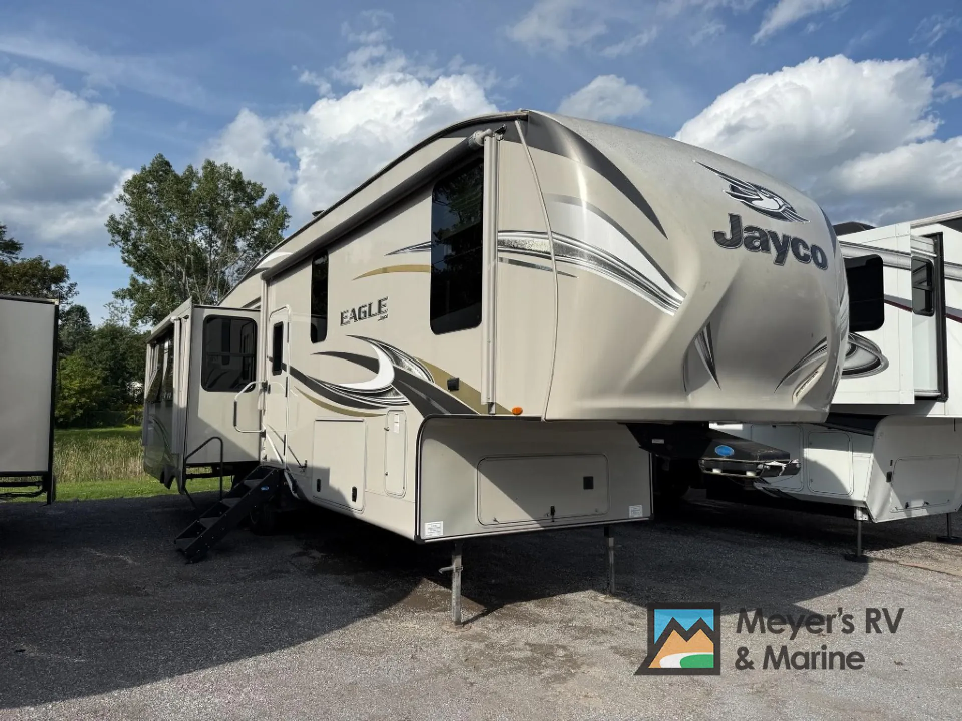 2017 Jayco Eagle 321RSTS - Photo 2