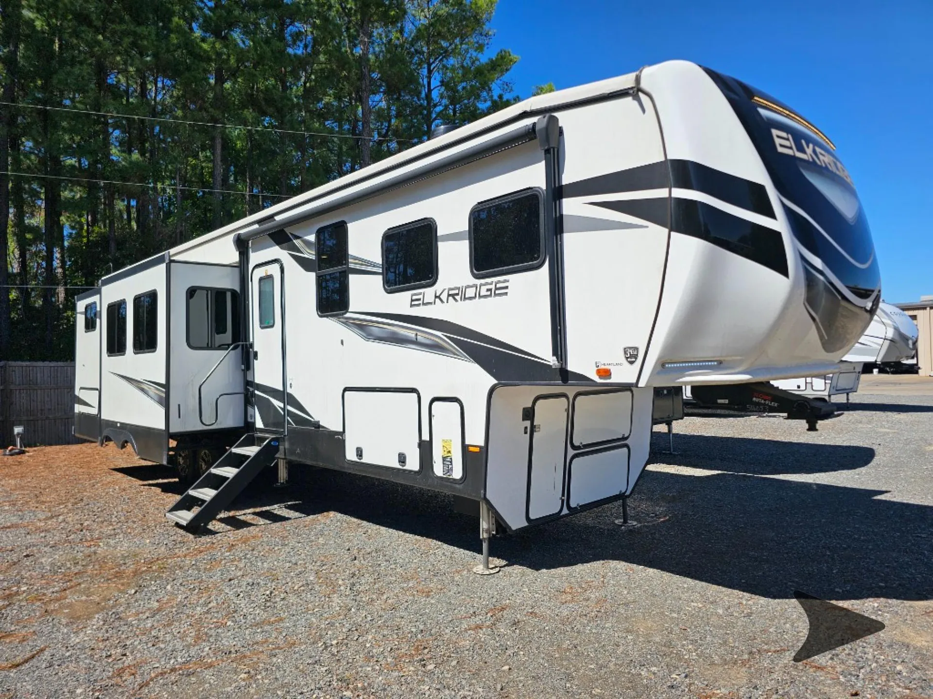 2022 Heartland ElkRidge 37DRB - Photo 2