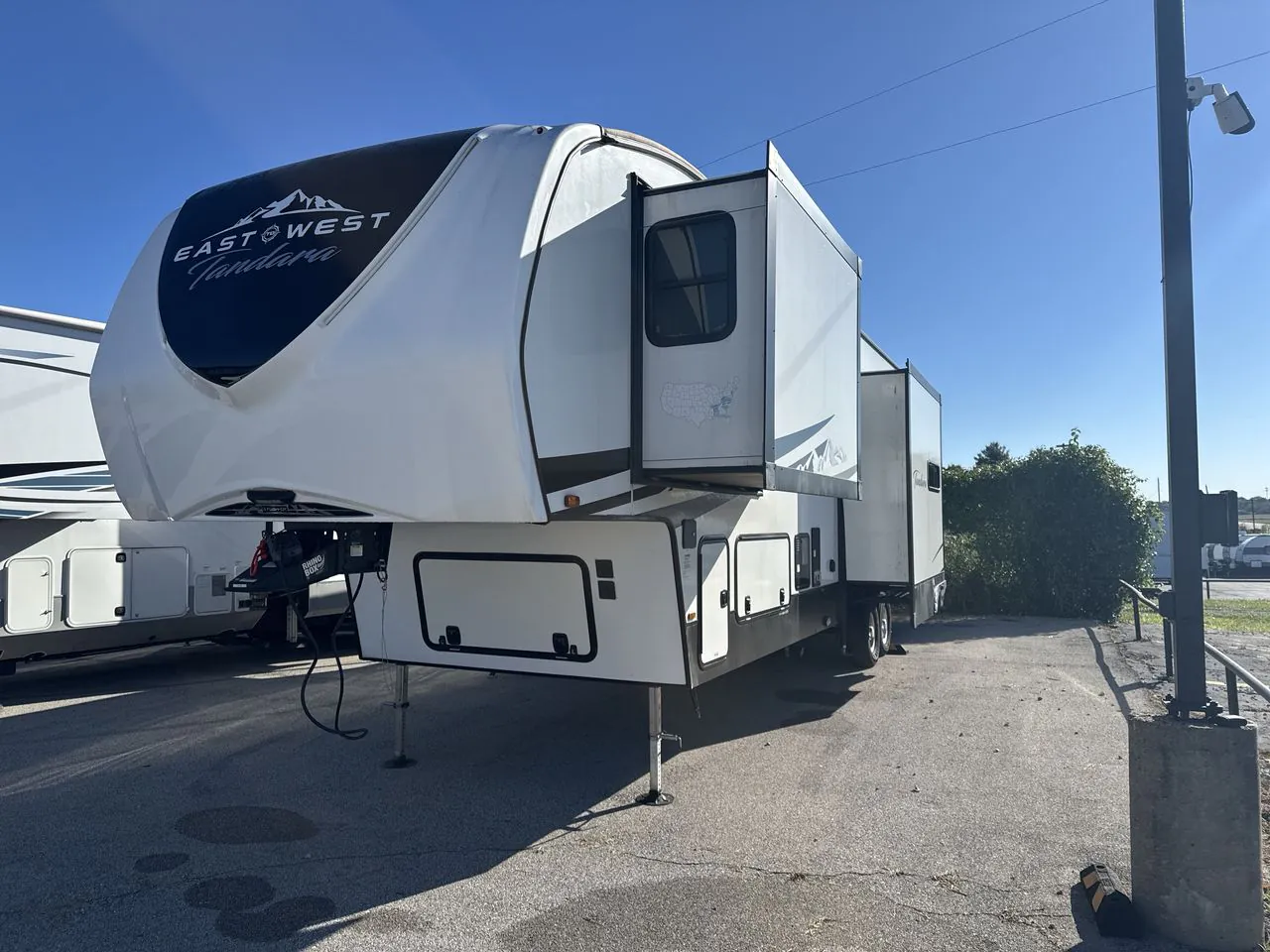 2023 East to West Tandara 375BH-OK - Photo 4
