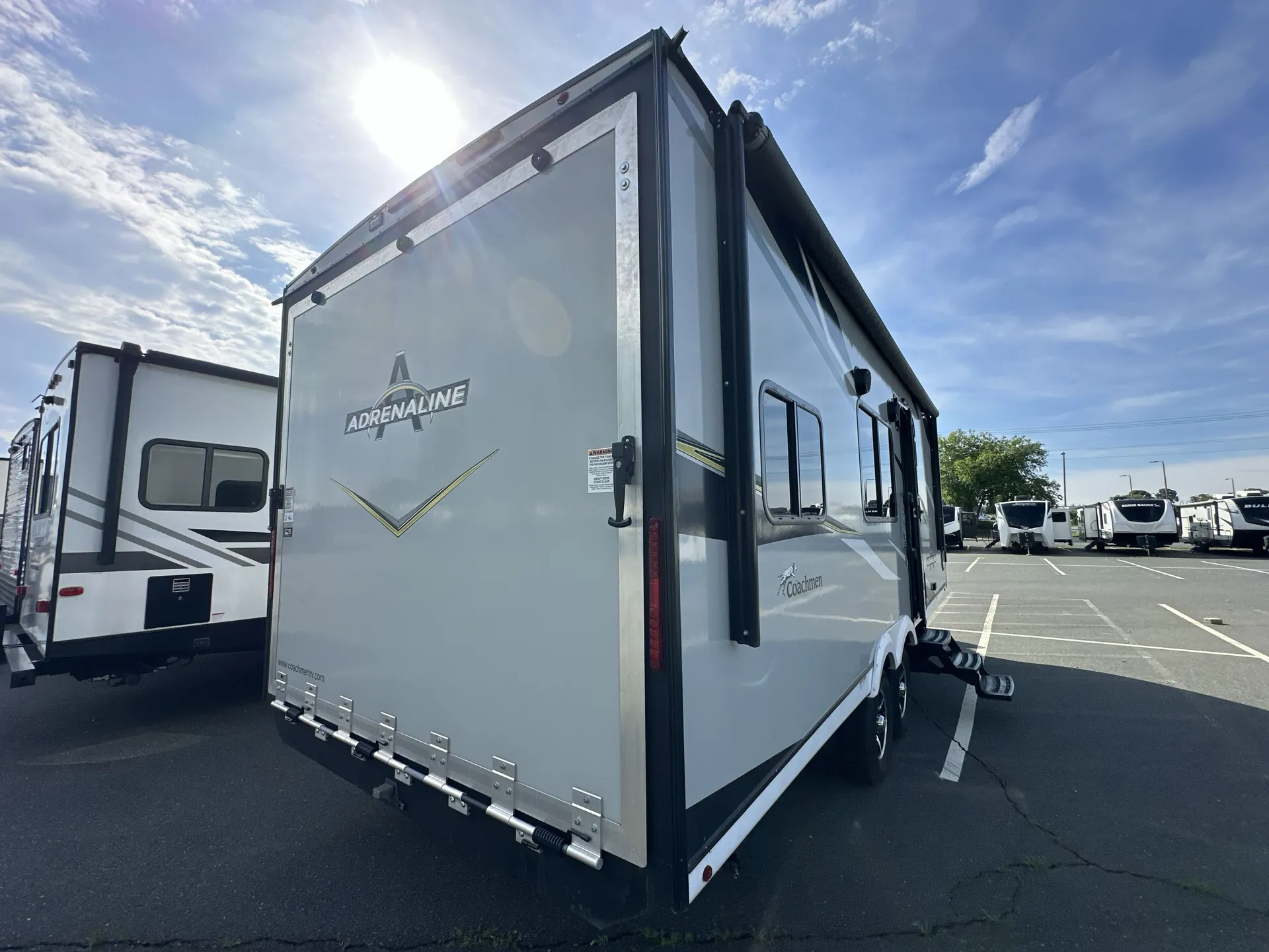 2022 Coachmen Adrenaline 21LT - Photo 3