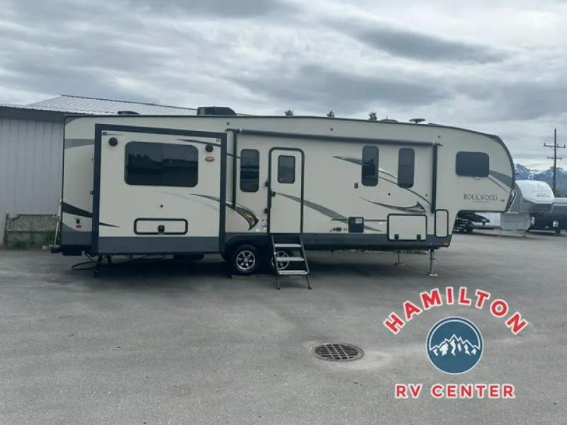 2019 Forest River Rockwood Ultra Lite 2896MB - Photo 2