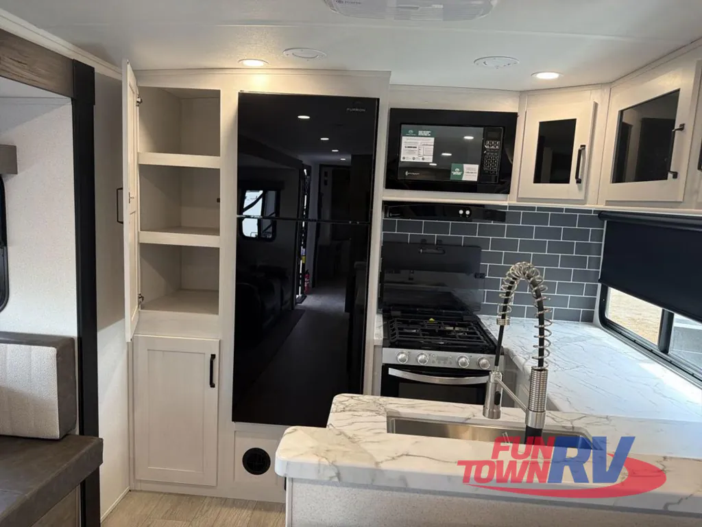 2027 Forest River Solaire 3060RKTS, Photos photo 15