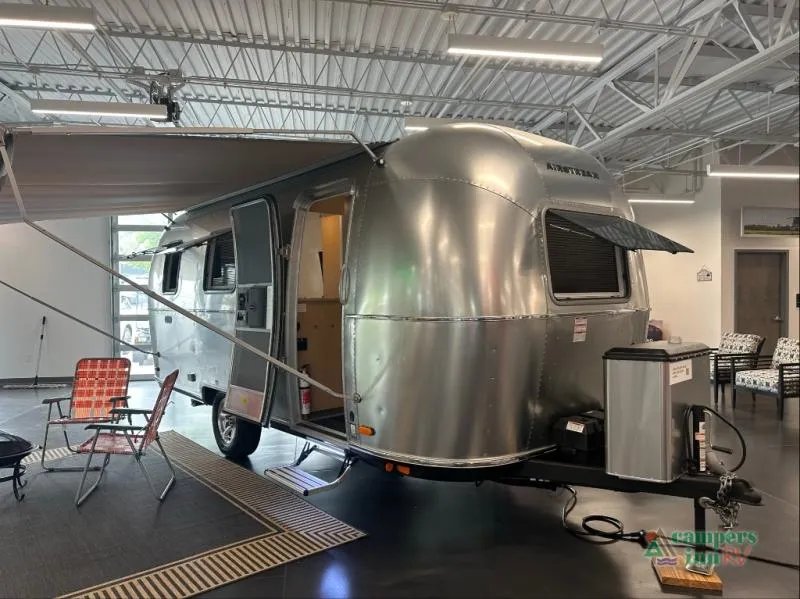 2026 Airstream World Traveler 22RB - Main photo