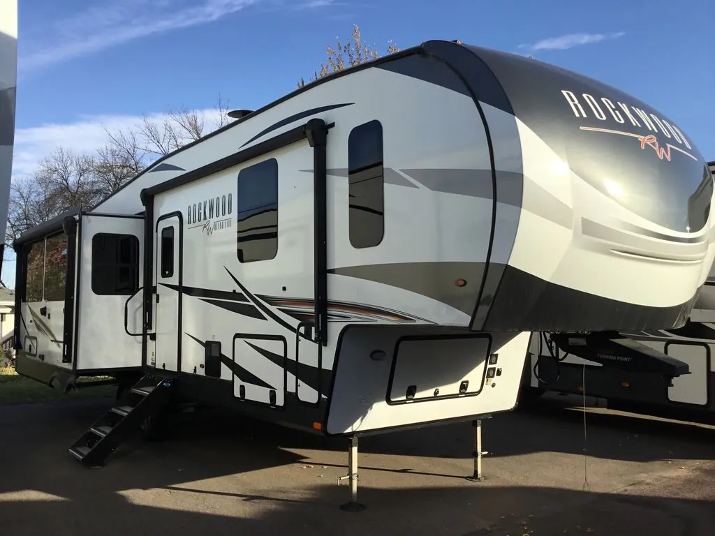 2022 Forest River Rockwood Ultra Lite 2887MB - Photo 2