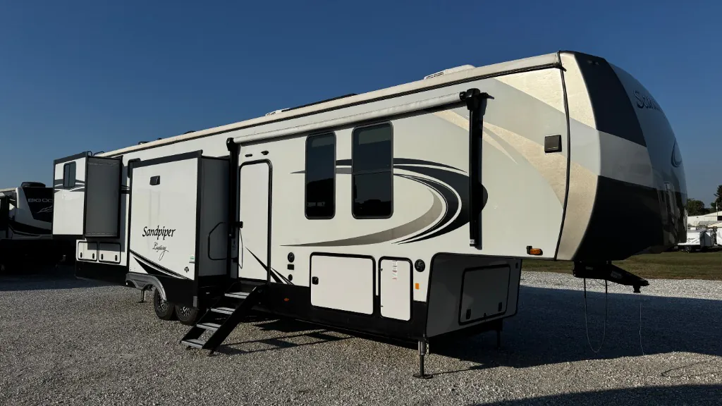2022 Forest River Sandpiper Luxury 388BHRD - Photo 2