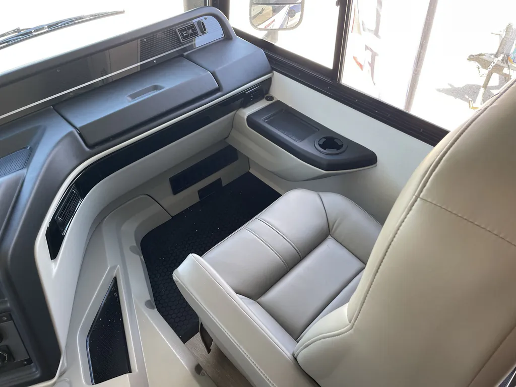 2027 Entegra Coach Vision XL 36C, Photos photo 32
