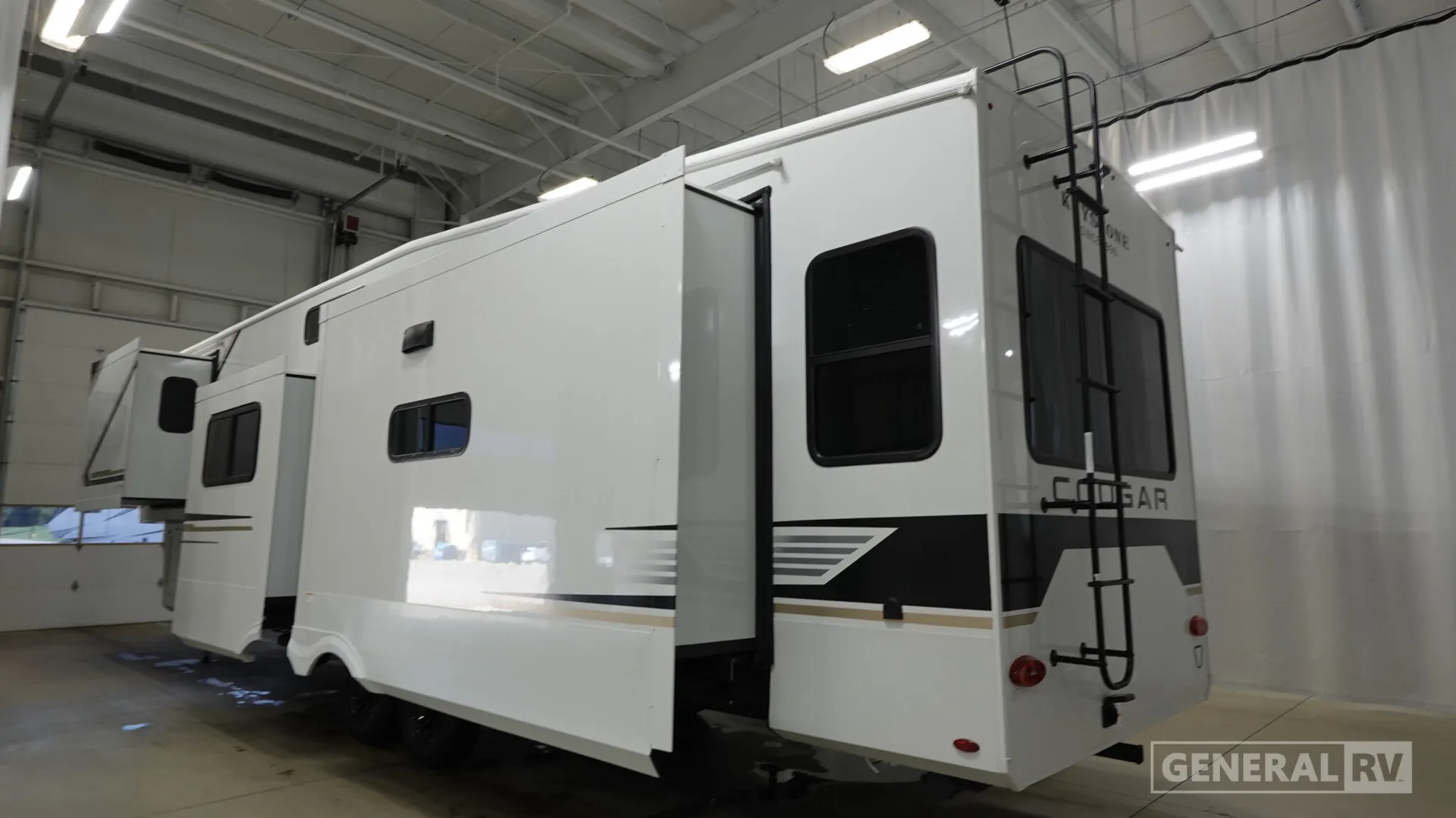 2027 Keystone Cougar 360MBI - Photo 4