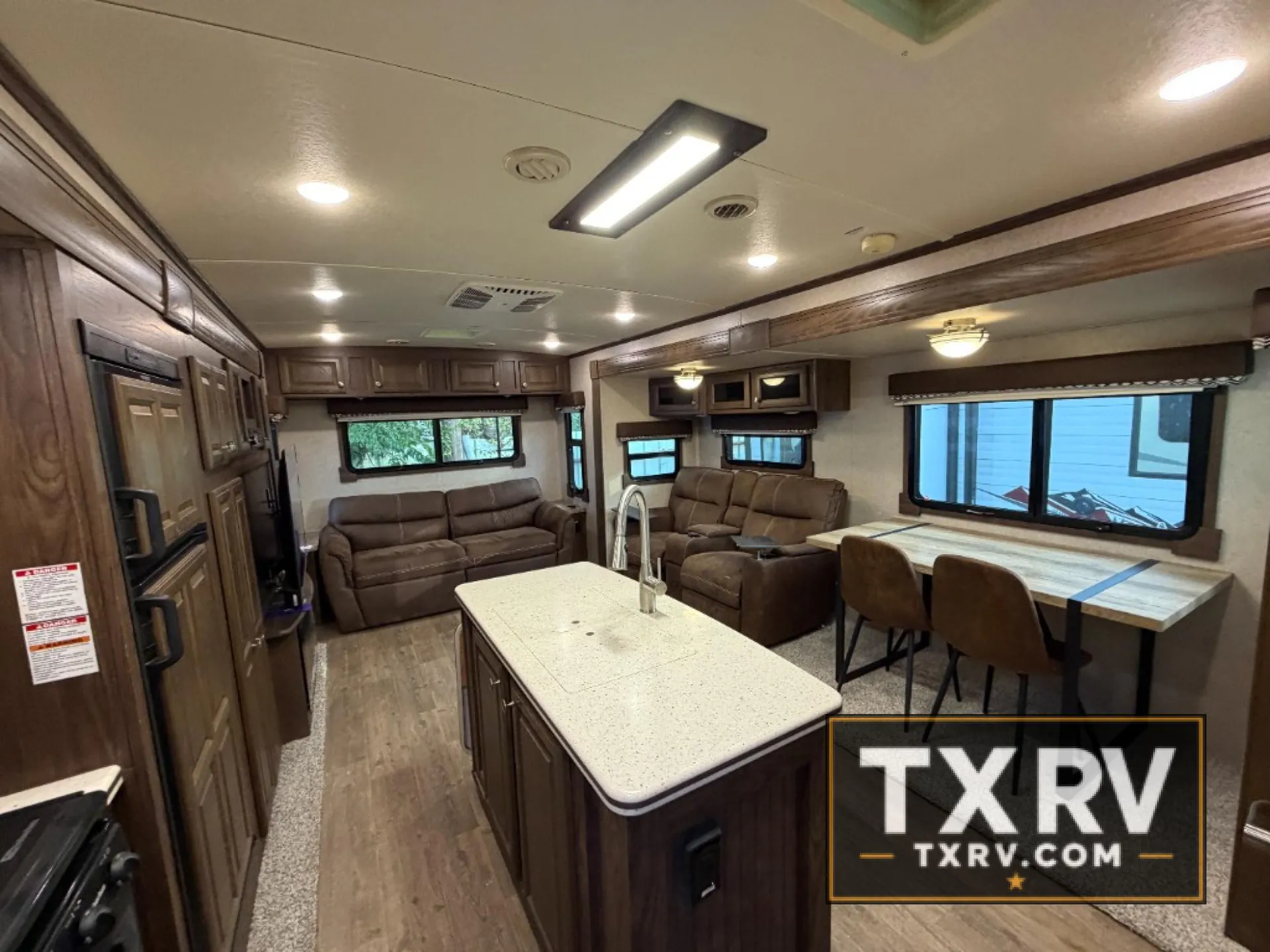 2019 Forest River Rockwood Signature Ultra Lite 8328BS - Photo 2