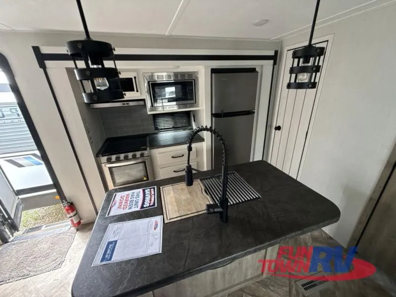 2023 Palomino Puma 32BHFS - Photo 4