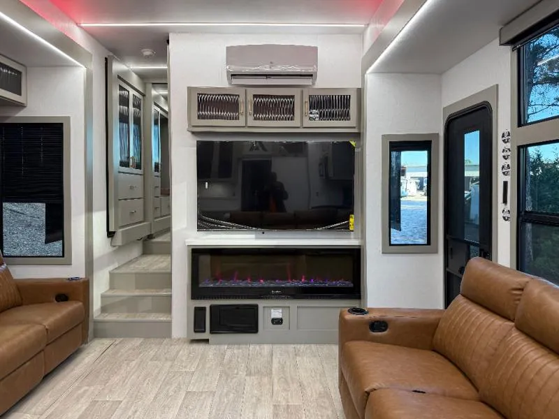 2026 Axiom RV Vendetta New    V4250 - Photo 4