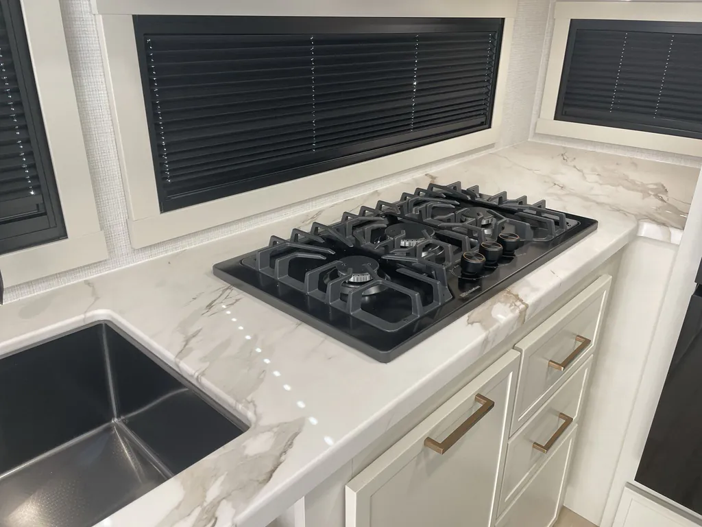 2026 Brinkley Model Ix 20X, Photos photo 16