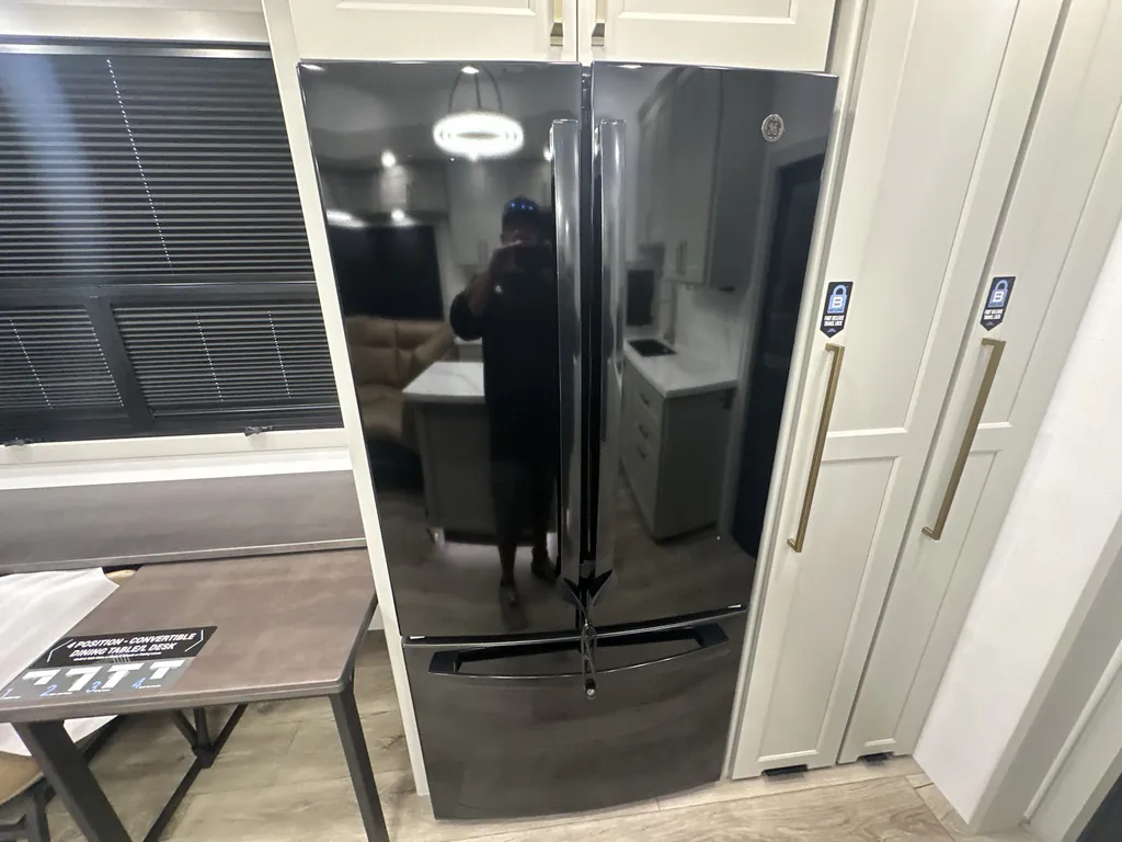 2026 Brinkley Model G 3950, Photos photo 7