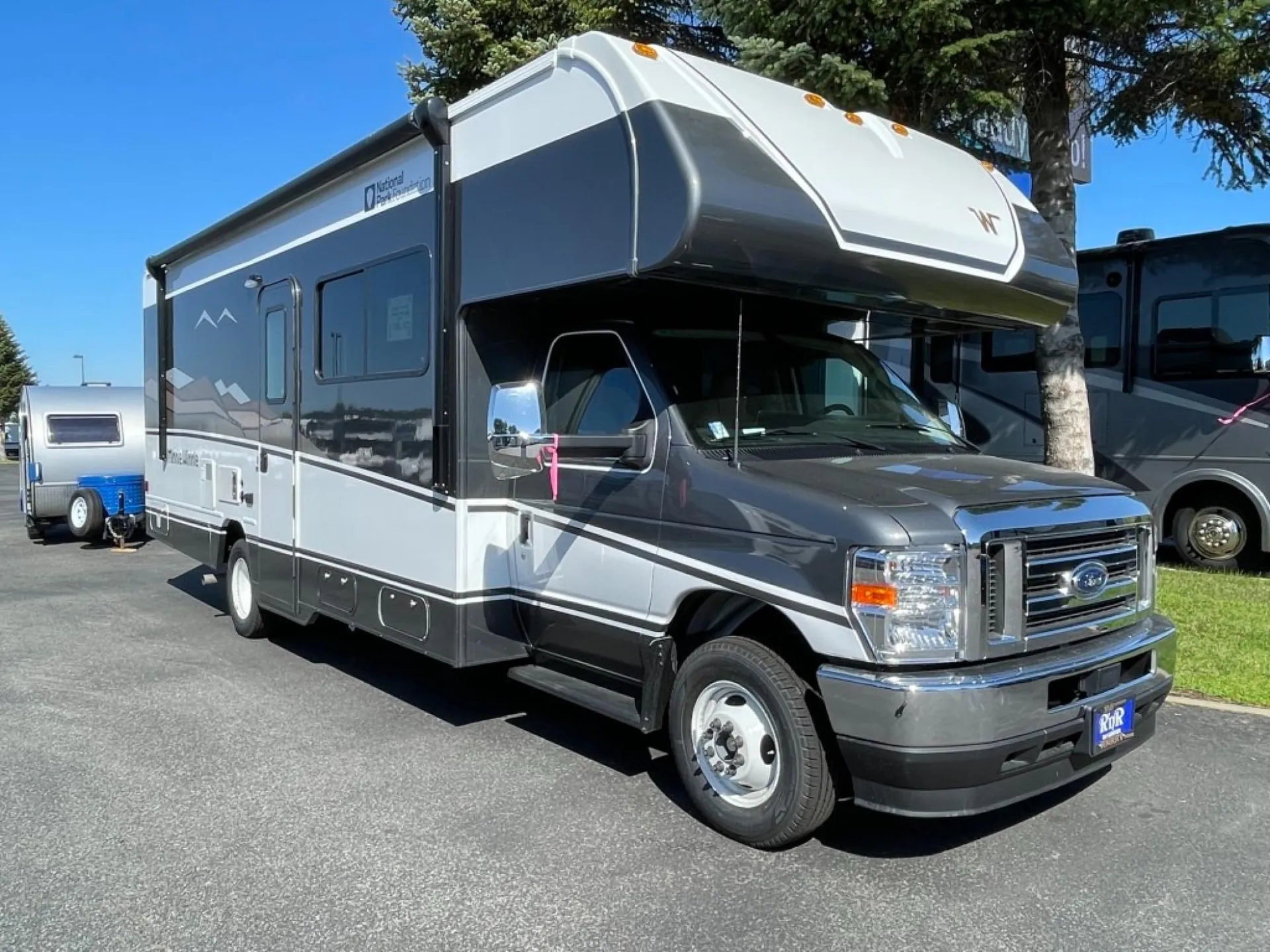 2026 Winnebago Minnie Winnie NPF 26NP - Photo 2