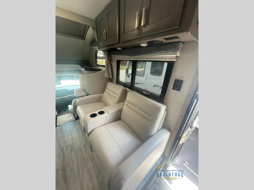 2024 Thor Motor Coach Magnitude Super C XG32, Photos photo 9