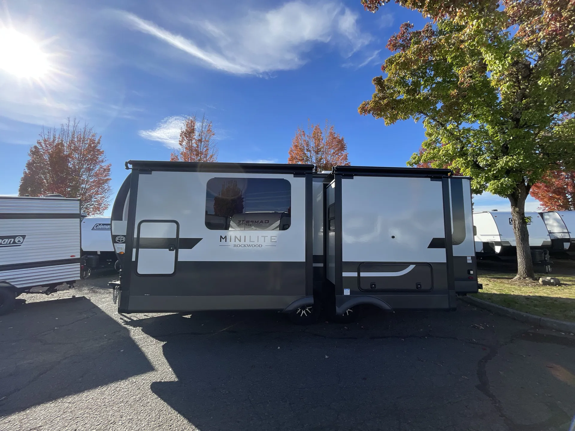 2027 Forest River Rockwood Mini Lite 2523MBR — off campside