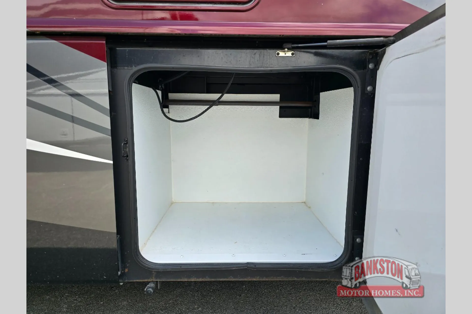 2014 Fleetwood RV Expedition 40X - Photo 4
