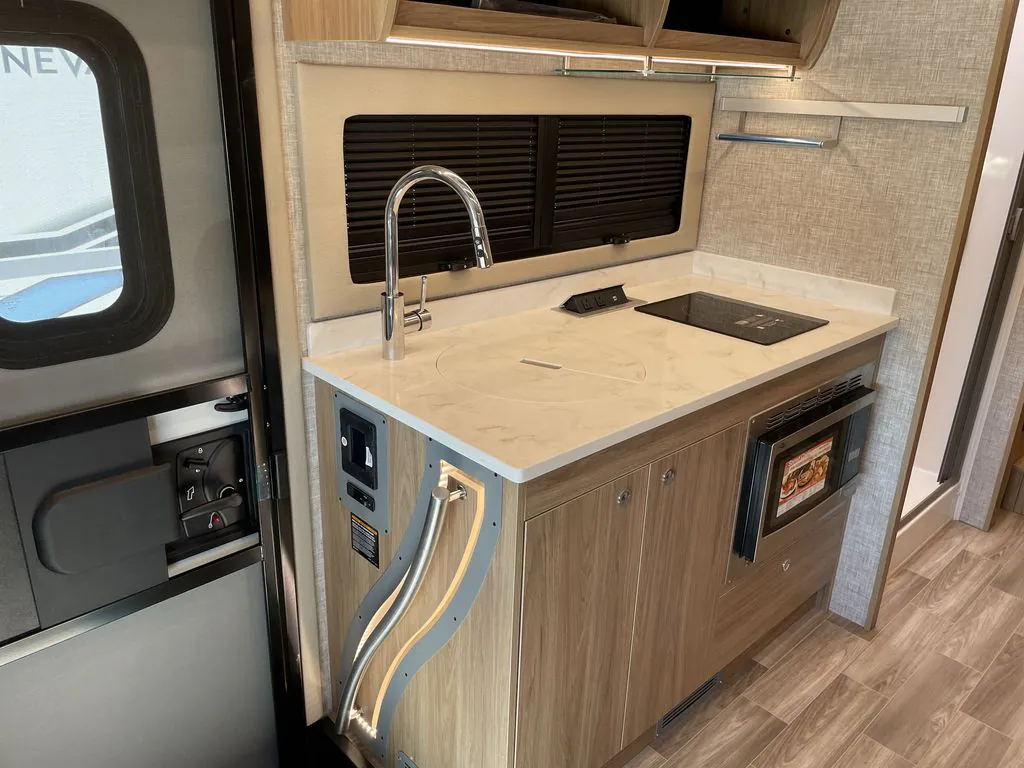 2026 Tiffin Wayfarer 25 XLW, Photos photo 19