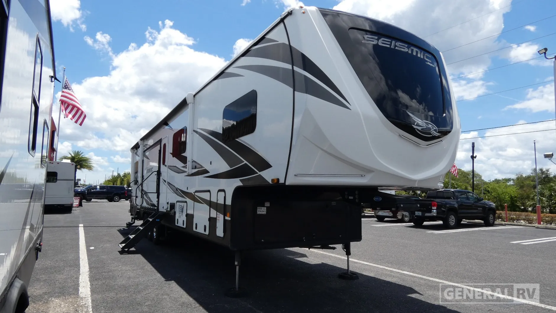 2021 Jayco Seismic 4113 - Photo 2