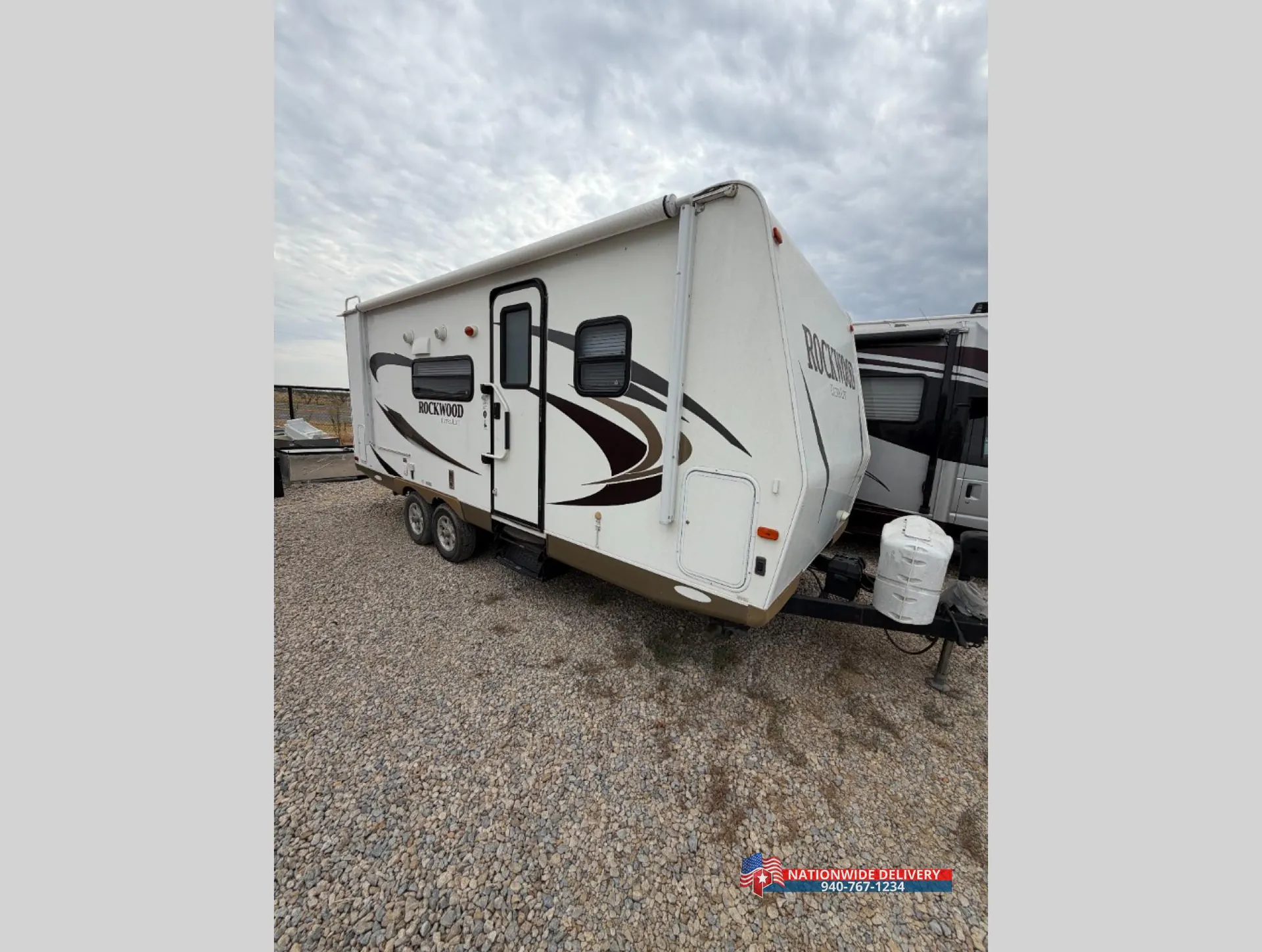 2013 Forest River Rockwood Ultra Lite 2304S - Photo 2