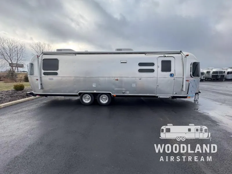 2026 Airstream Globetrotter 30RB - Photo 2
