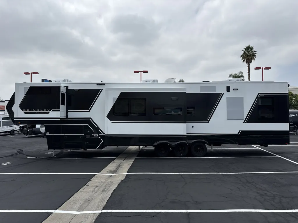 2026 Brinkley Model G 3970, Photos photo 4