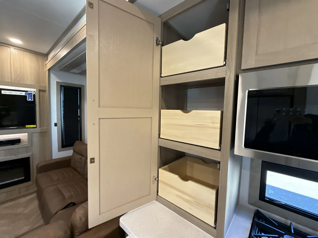 2026 Keystone Raptor 441, Photos photo 11