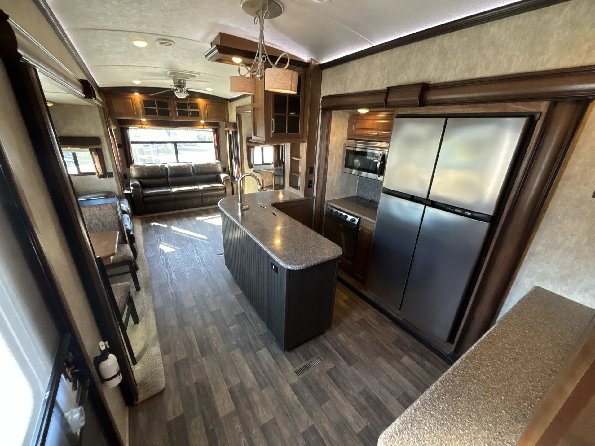 2015 Keystone Montana 3440RL — living area main