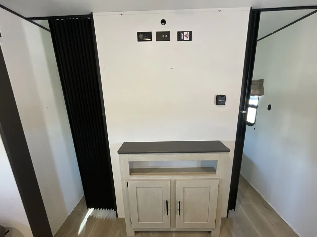 2025 Shasta Shasta I-5 532BEDS, Photos photo 14