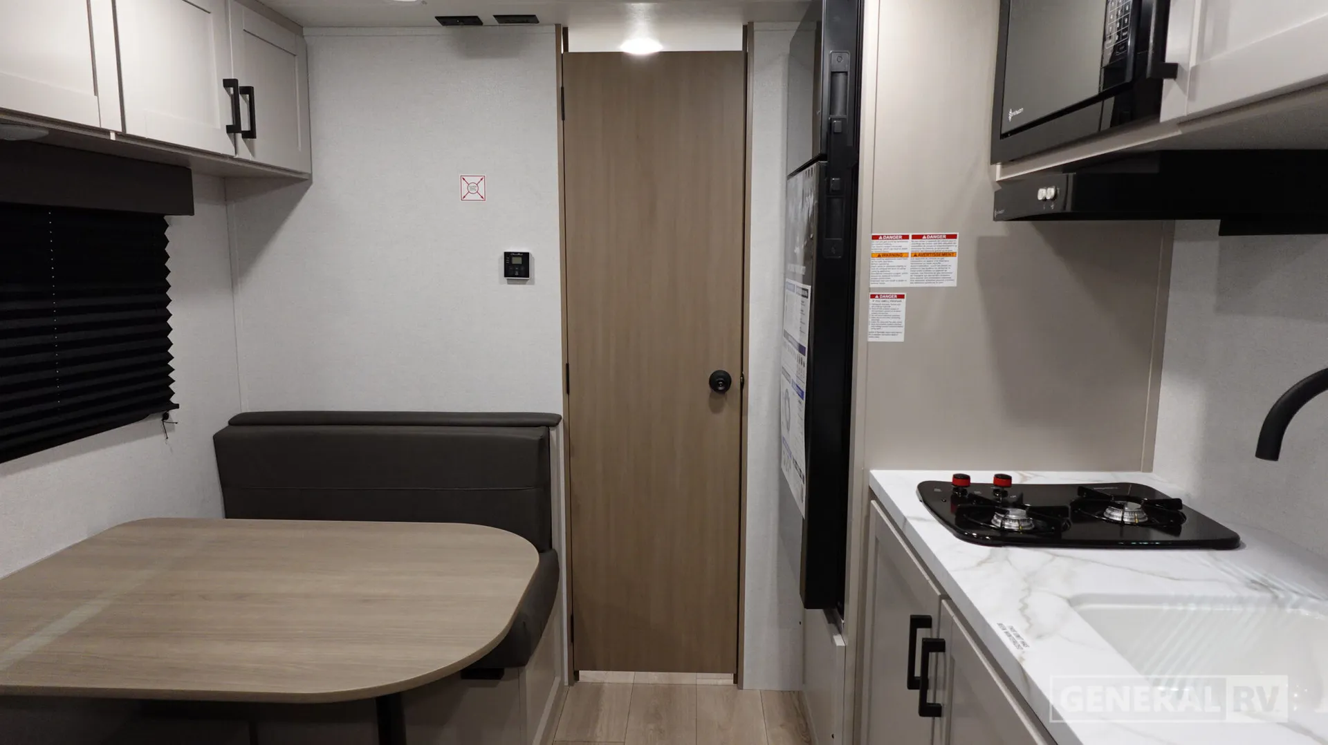 2027 Jayco Jay Flight SLX 175FQ - Photo 3