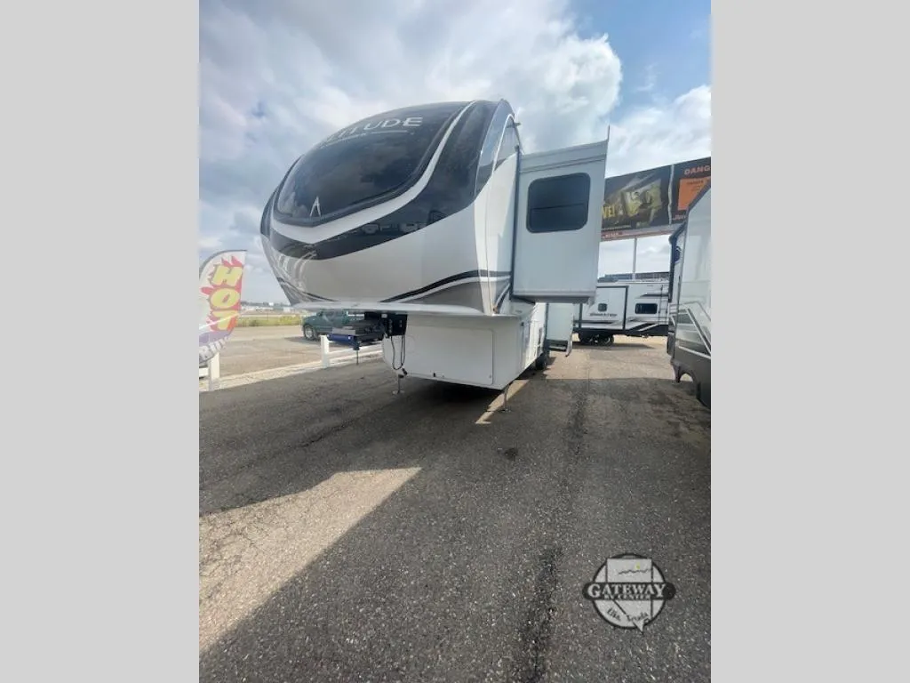 2026 Grand Design Solitude 310GK - Photo 3