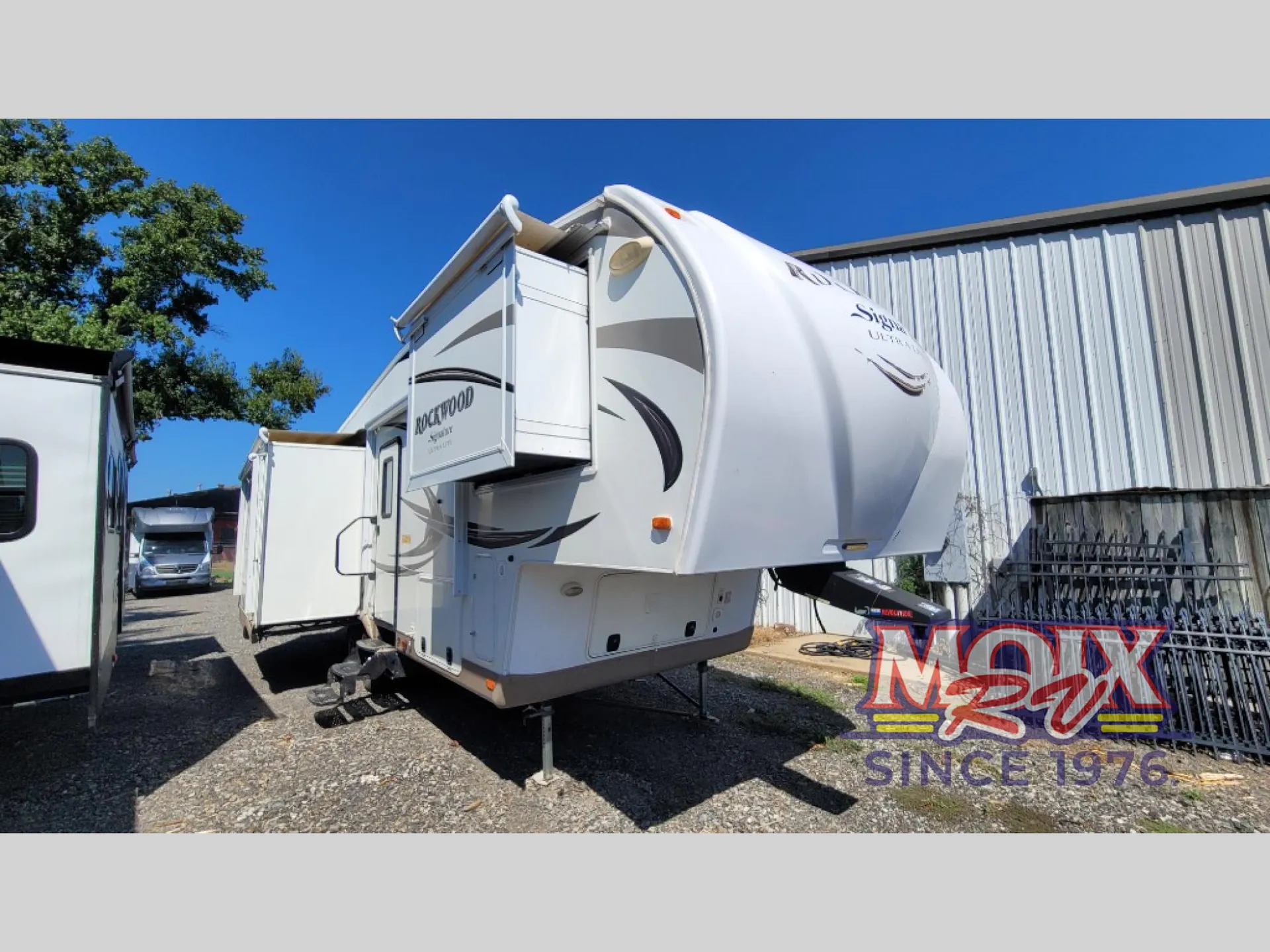 2017 Forest River Rockwood Signature Ultra Lite 8289WS