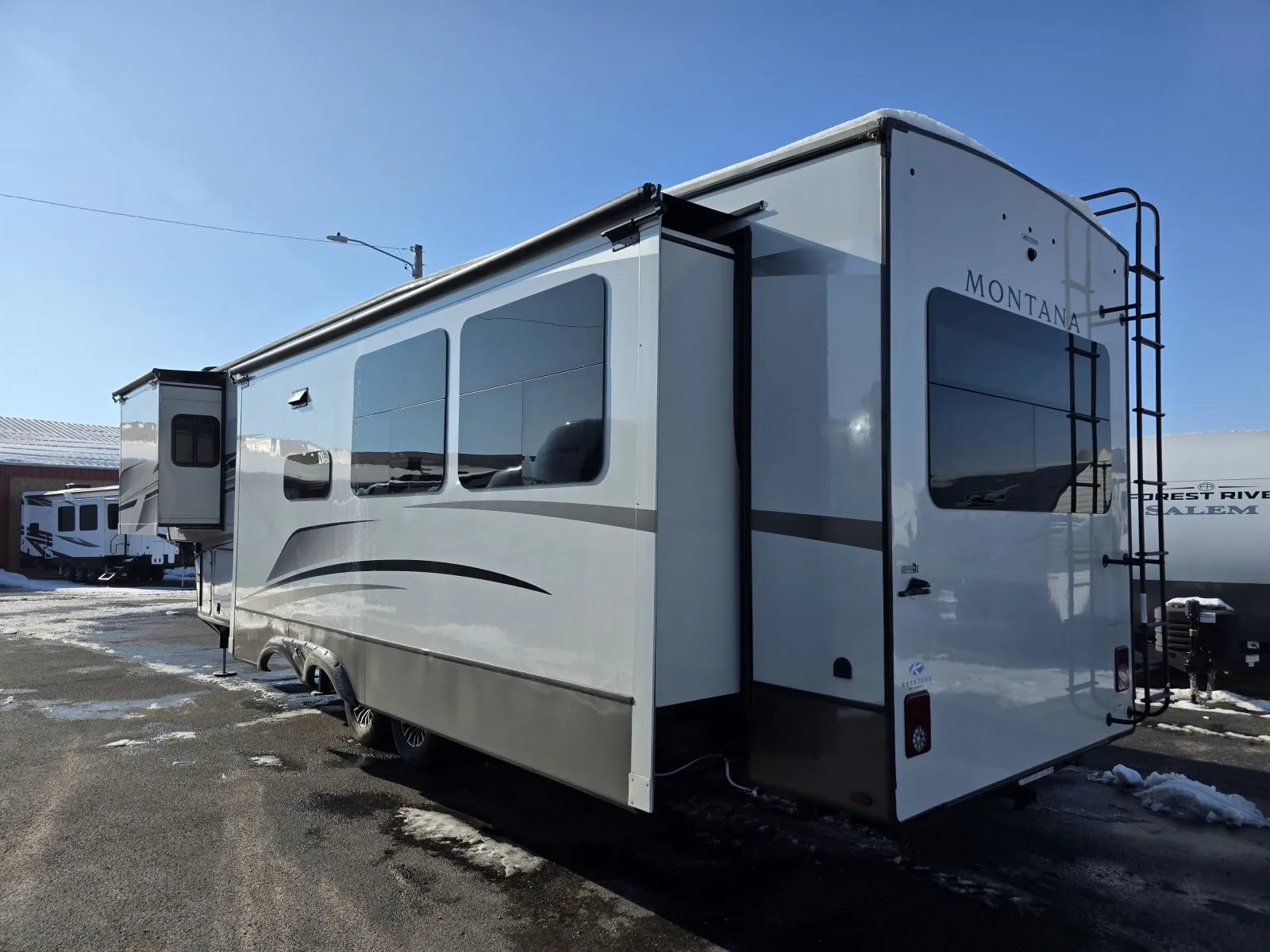 2024 Keystone Montana 3531RE - Photo 2