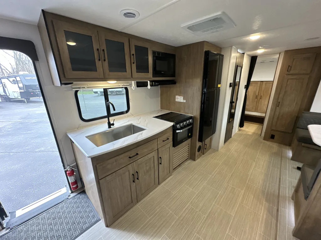 2024 Coachmen Freedom Express Select 29SE, Photos photo 14