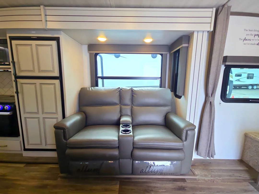 2022 Keystone Cougar Half-Ton 22MLS - Photo 4