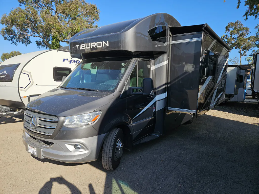 2021 Thor Motor Coach Tiburon 24FB, Photos photo 4