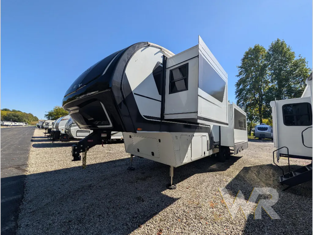 2024 Brinkley Model Z 3100, Photos photo 7