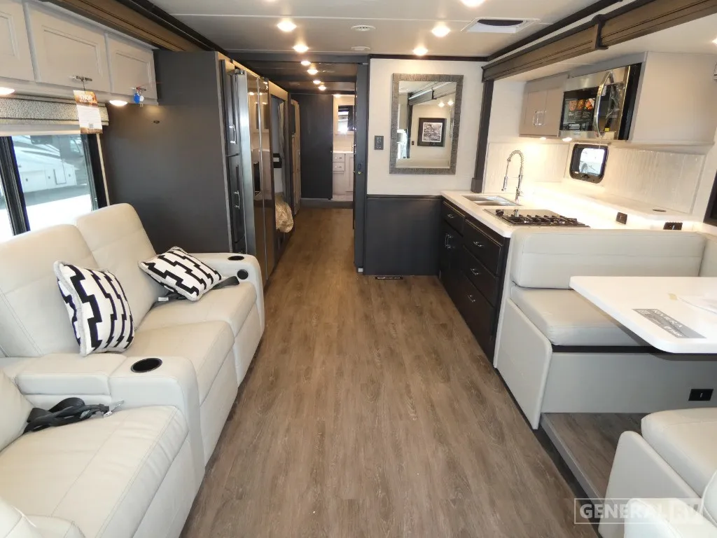 2026 Thor Motor Coach Riviera 39BH - Photo 3