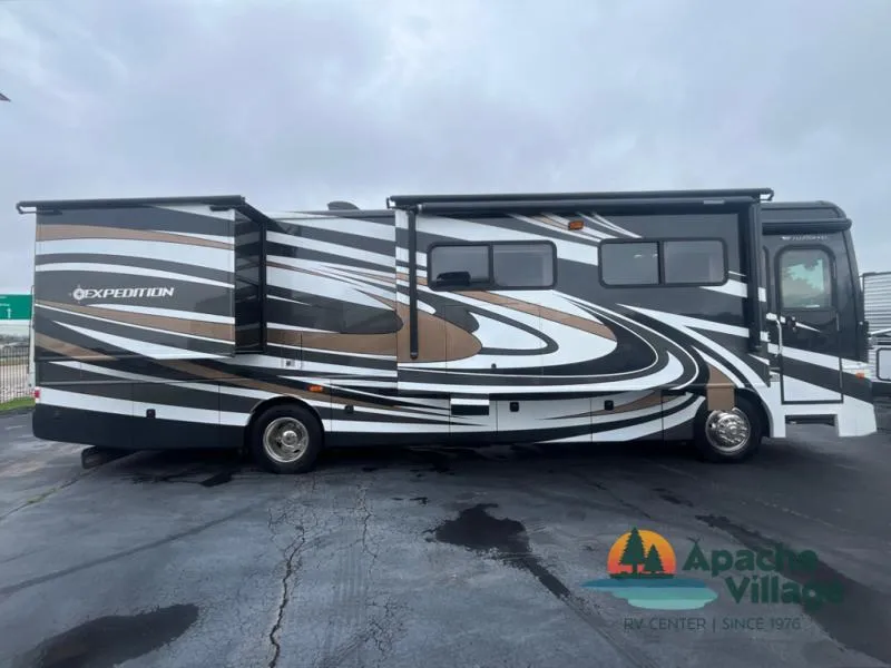 2011 Fleetwood RV Expedition 36M - Photo 2