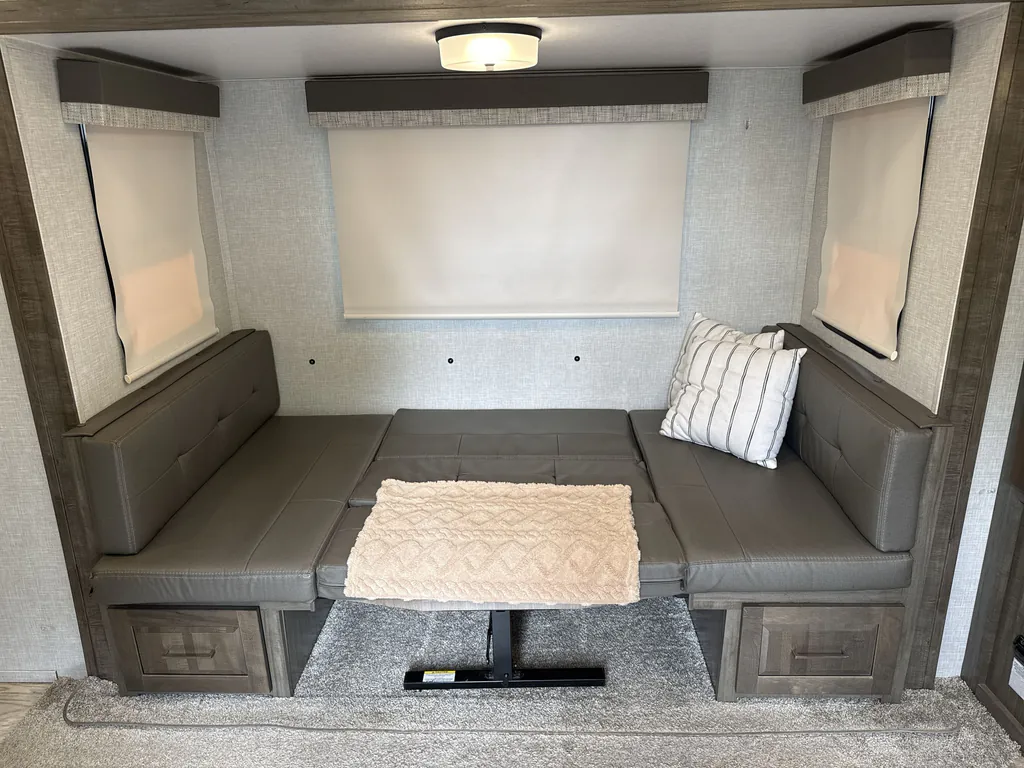 2022 Forest River Flagstaff Micro Lite 25FKS, Photos photo 13